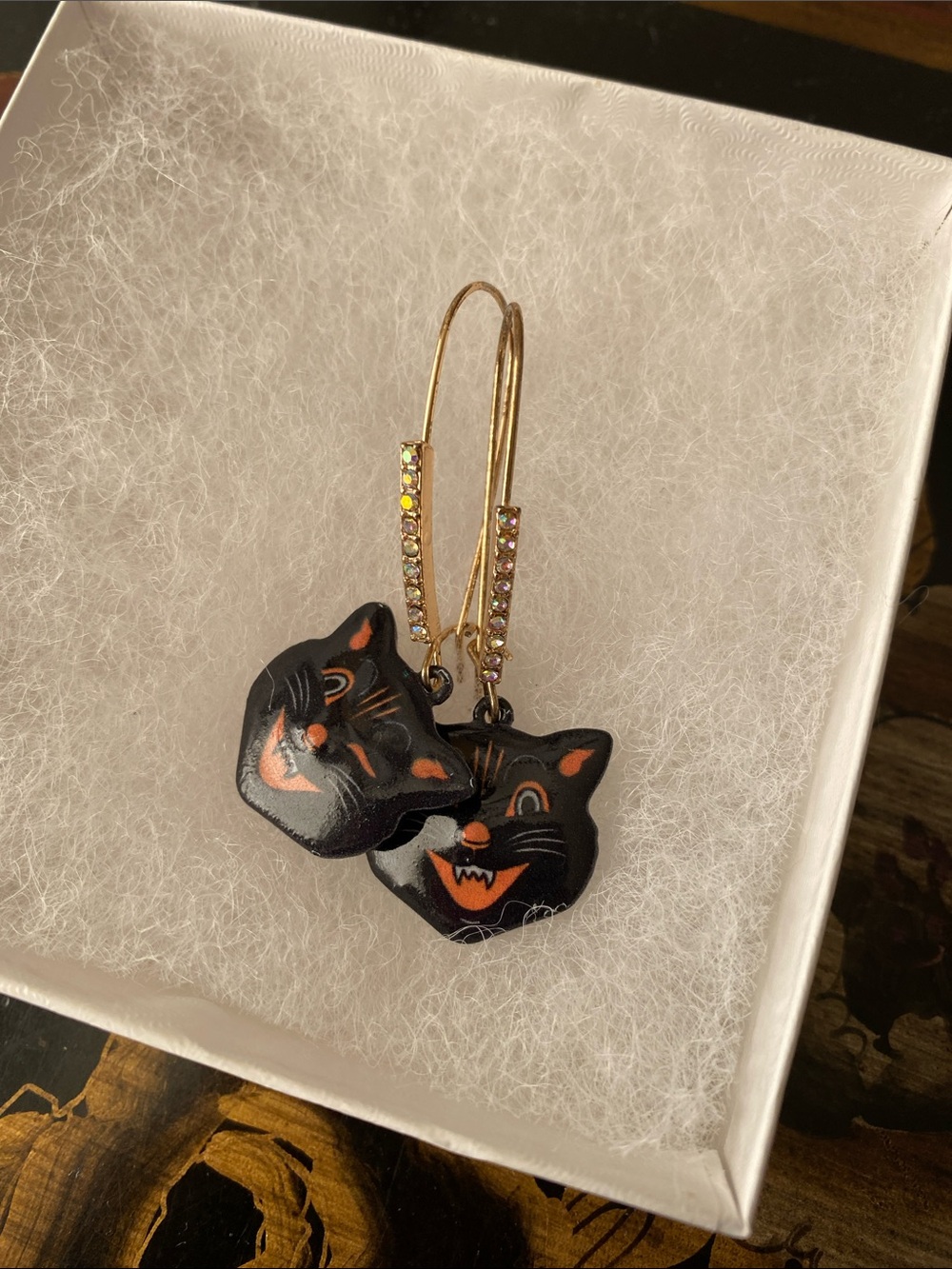 Betsey Johnson Retro Black Cat Winking earrings w box - Picture 3 of 3